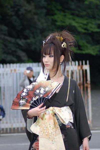 309875-Wannabe-Geisha-Harajuku-Girl